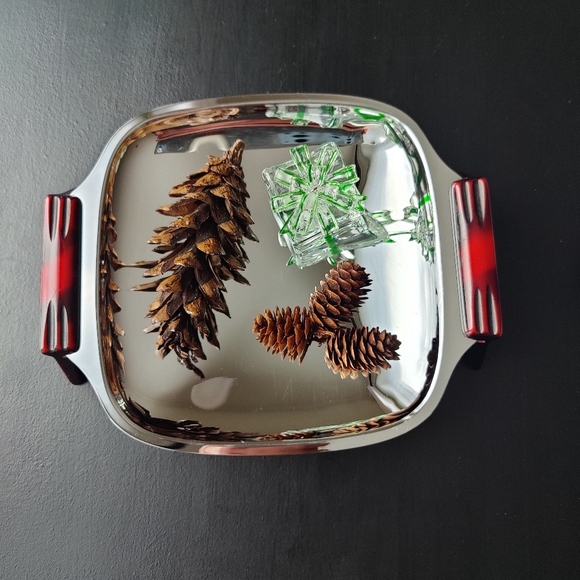 Glo Hill - Gourmates small square cake serving tray with red bakelite hanlles - Picture 4 of 12